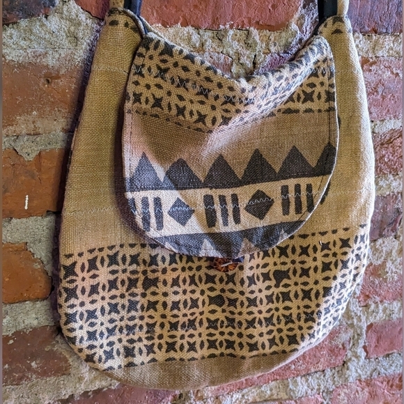 Unbranded Medium Burlap Boho Crossbody Purse Bag‎ w/ Button Enclosure - Picture 1 of 11